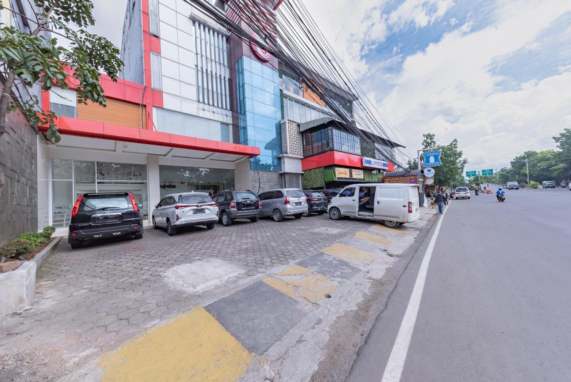 Reddoorz Hostel At Kiara Cozy Kircon Bandung Bagian luar foto