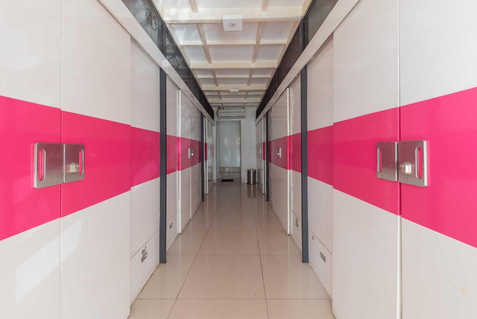 Reddoorz Hostel At Kiara Cozy Kircon Bandung Bagian luar foto