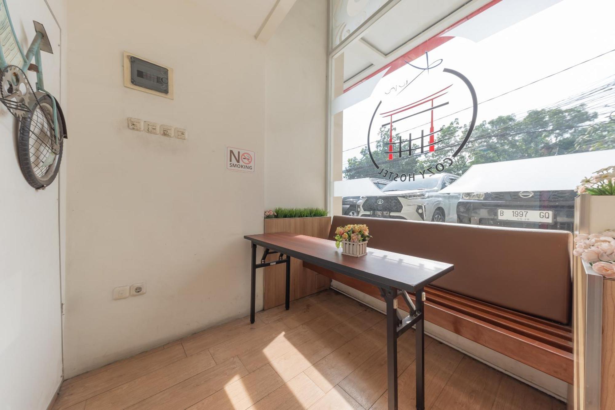 Reddoorz Hostel At Kiara Cozy Kircon Bandung Bagian luar foto